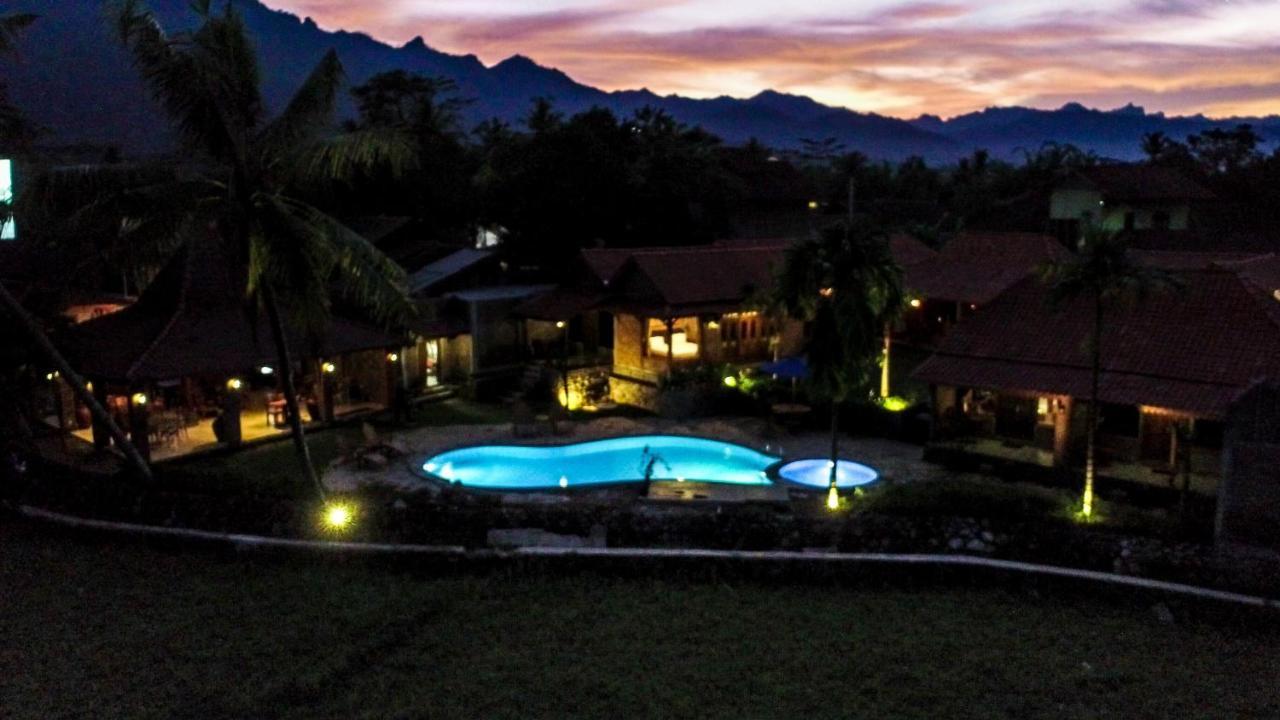 Gopalan Borobudur Hotel Magelang Esterno foto