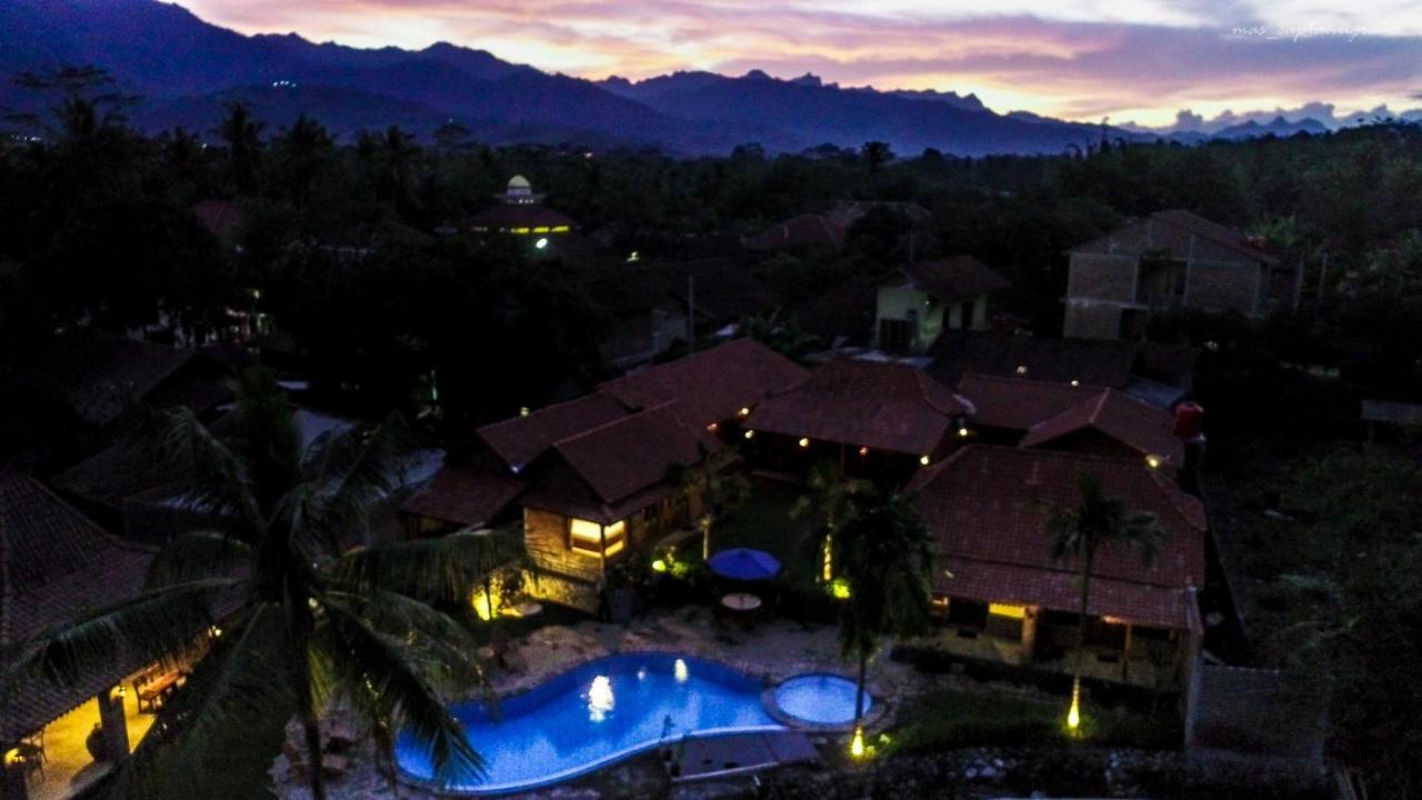 Gopalan Borobudur Hotel Magelang Esterno foto