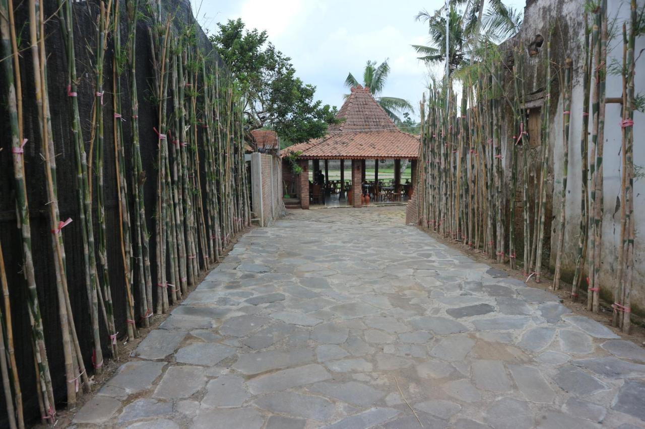 Gopalan Borobudur Hotel Magelang Esterno foto