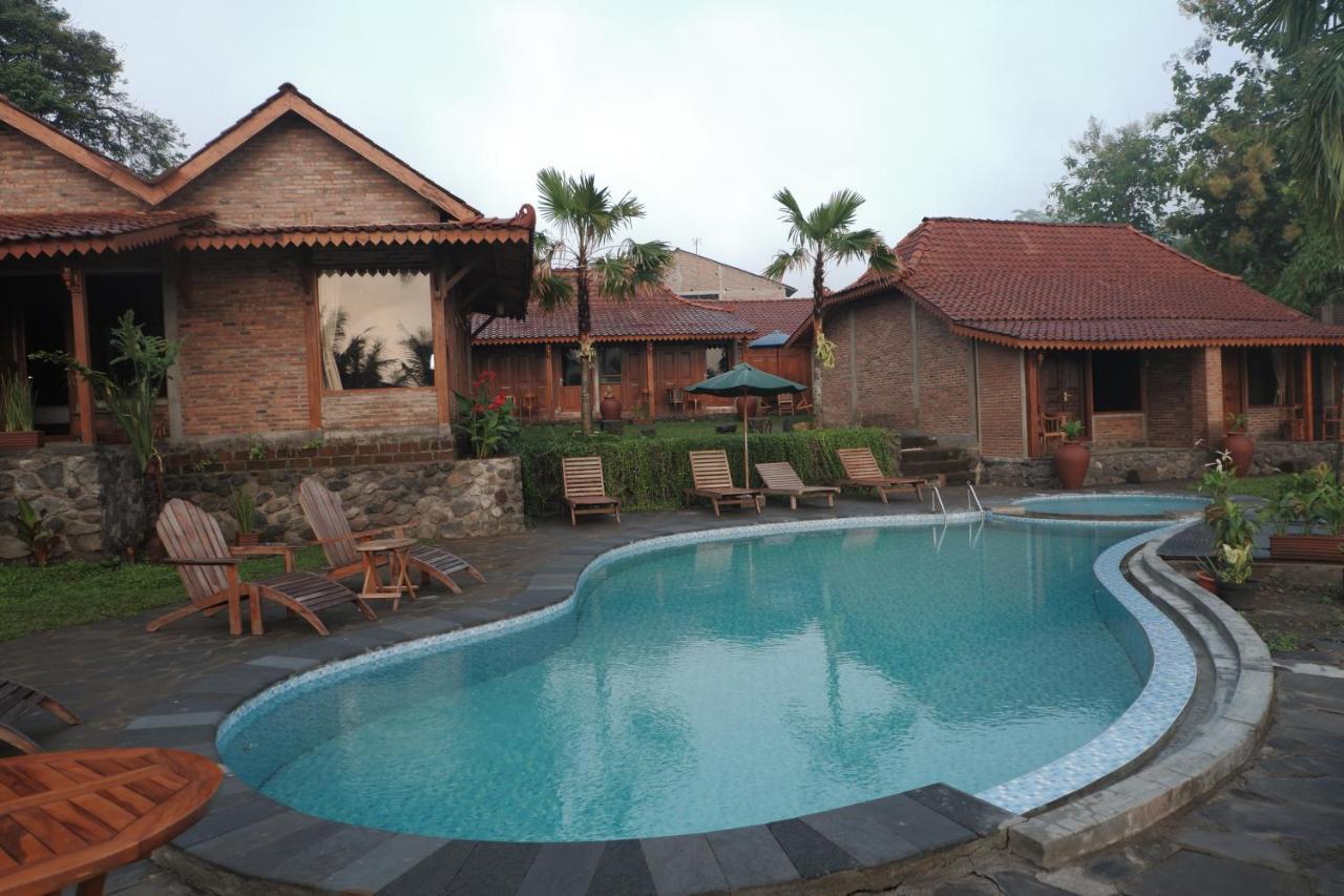 Gopalan Borobudur Hotel Magelang Esterno foto